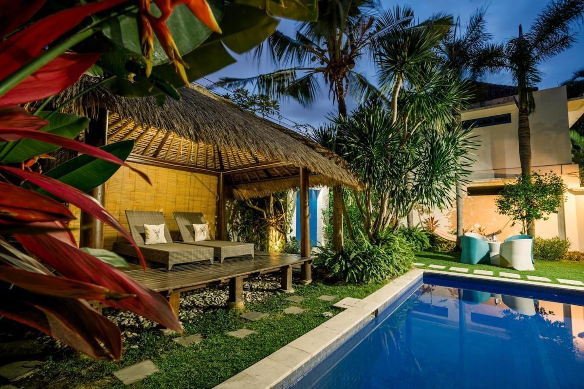 Your Tropical Oasis Mason *